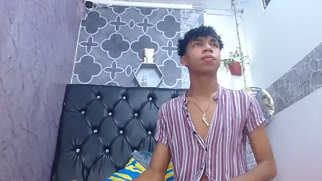sexyboys cutex18 online show from April 13, 1:20 am
