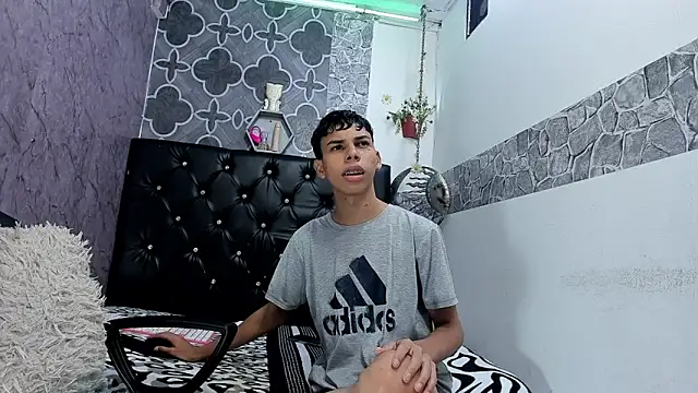 sexyboys cutex18 online show from March 24, 5:40 am