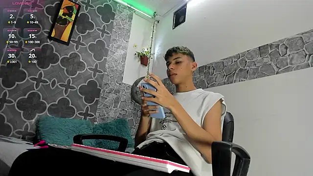 sexyboys cutex18 online show from January 17, 10:46 pm