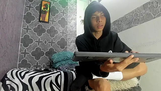 sexyboys cutex18 online show from February 21, 12:45 am