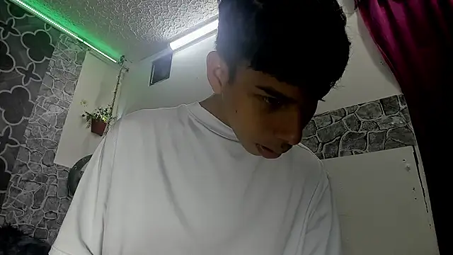 sexyboys cutex18 online show from February 7, 8:50 pm