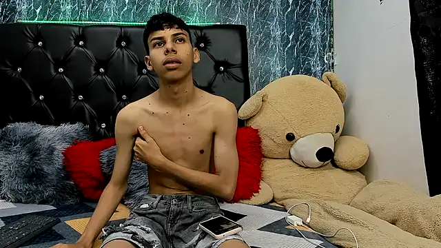 sexyboys cutex18 online show from November 11, 7:52 pm