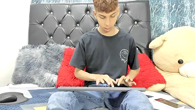 sexyboys cutex18 online show from November 14, 9:07 pm