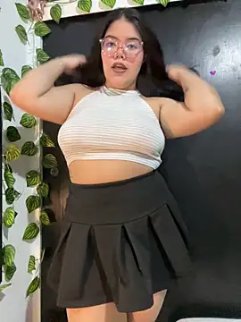 Snapshot of GabrielleMarsh1 chatting on December 19, 3:32 am GabrielleMarsh1 online show from December 19, 3:32 am
