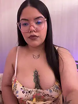 Snapshot of GabrielleMarsh1 chatting on February 3, 3:37 am GabrielleMarsh1 online show from February 3, 3:37 am