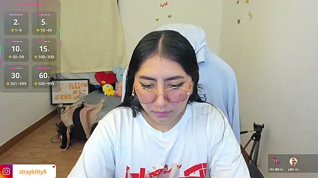 Snapshot of LoveLyy- chatting on October 7, 11:50 pm LoveLyy- online show from October 7, 11:50 pm