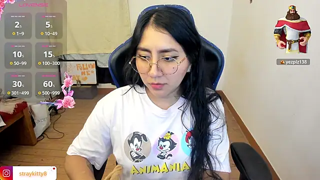 Snapshot of LoveLyy- chatting on January 7, 4:17 am LoveLyy- online show from January 7, 4:17 am