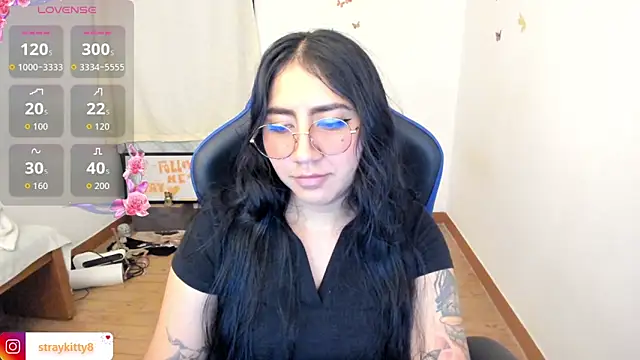 LoveLyy- online show from May 13, 8:27 pm