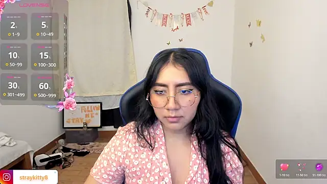 Snapshot of LoveLyy- chatting on June 11, 11:46 pm LoveLyy- online show from June 11, 11:46 pm