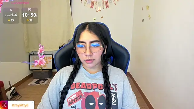 LoveLyy- online show from April 7, 10:33 pm