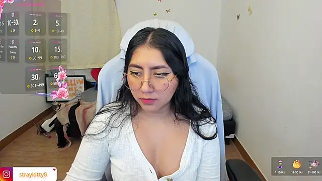 Snapshot of LoveLyy- chatting on October 13, 9:16 pm LoveLyy- online show from October 13, 9:16 pm