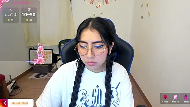 LoveLyy- online show from March 31, 3:36 pm