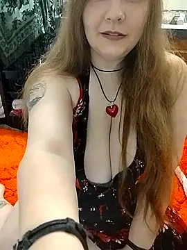 AugustRayn online show from March 8, 9:07 pm