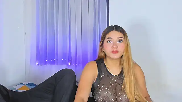 Sexy Couple Xx online show from October 23, 10:25 am