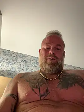 Snapshot of Muscledick40 chatting on March 5, 9:06 am Muscledick40 online show from March 5, 9:06 am