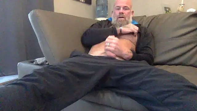 Snapshot of Muscledick40 chatting on February 16, 4:16 pm Muscledick40 online show from February 16, 4:16 pm