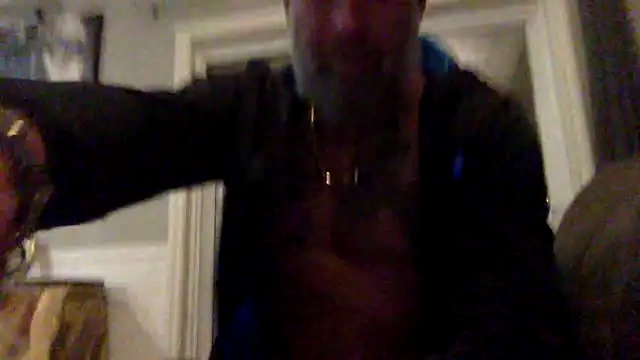 Snapshot of Muscledick40 chatting on February 14, 6:46 am Muscledick40 online show from February 14, 6:46 am