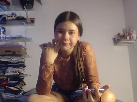 Snapshot of Saraa_loove chatting on October 18, 1:46 pm Saraa loove online show from October 18, 1:46 pm