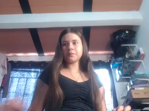 Snapshot of Saraa_loove chatting on October 17, 12:40 pm Saraa loove online show from October 17, 12:40 pm