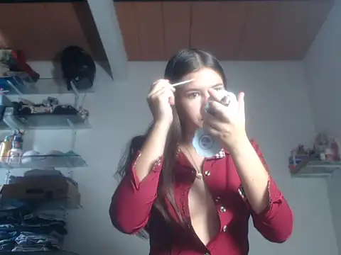 Snapshot of Saraa_loove chatting on October 20, 1:33 pm Saraa loove online show from October 20, 1:33 pm