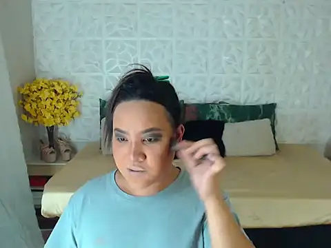  YourHellMajestic  online show from November 6, 11:53 pm