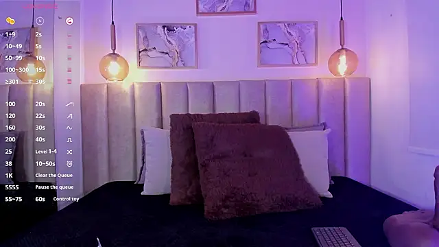 lena martinn online show from February 10, 7:35 pm