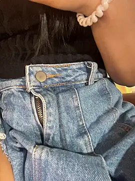 AlannaDollx online show from December 20, 5:05 pm