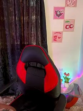 AlannaDollx online show from October 17, 1:13 pm