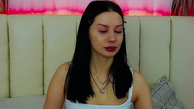 MaeAnna online show from November 28, 5:40 am