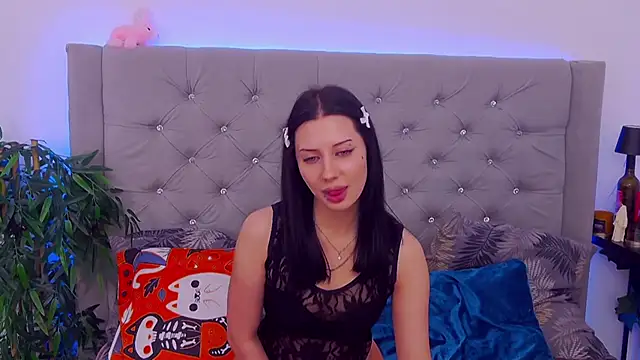 MaeAnna online show from November 2, 4:39 am