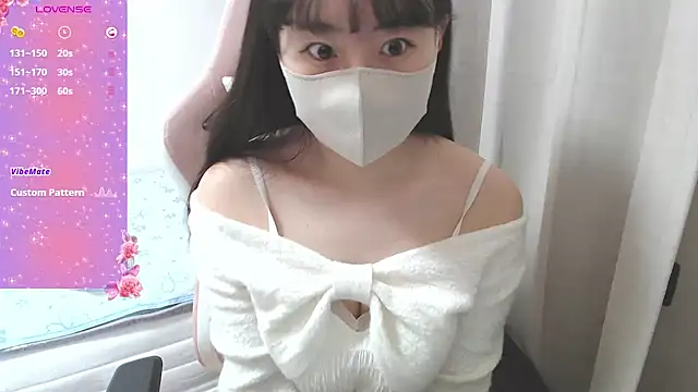 Snapshot of hinako08 chatting on December 17, 1:32 am hinako08 online show from December 17, 1:32 am