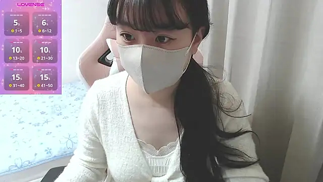 Snapshot of hinako08 chatting on November 18, 1:21 am hinako08 online show from November 18, 1:21 am