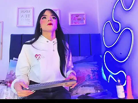 Snapshot of Nefera_Noxx chatting on November 5, 4:26 am Nefera Noxx online show from November 5, 4:26 am