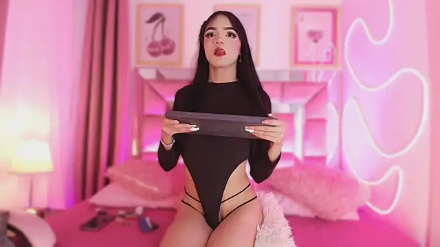 Snapshot of Nefera_Noxx chatting on November 27, 4:24 am Nefera Noxx online show from November 27, 4:24 am