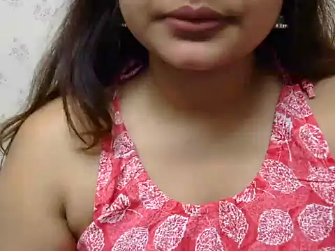 Snapshot of cute_zaraa chatting on October 17, 4:27 am cute zaraa online show from October 17, 4:27 am