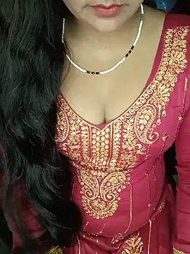 Snapshot of Rashmi_011 chatting on July 12, 12:22 am Rashmi 011 online show from July 12, 12:22 am