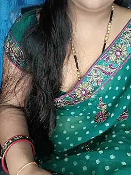 Snapshot of Rashmi_011 chatting on July 10, 12:32 am Rashmi 011 online show from July 10, 12:32 am