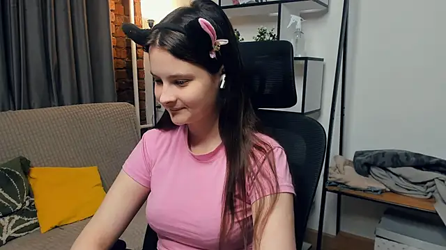 Snapshot of SkyDoll chatting on October 11, 9:16 pm SkyDoll online show from October 11, 9:16 pm