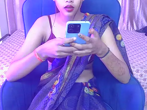 Snapshot of yours-angell chatting on October 25, 4:44 am yours-angell online show from October 25, 4:44 am