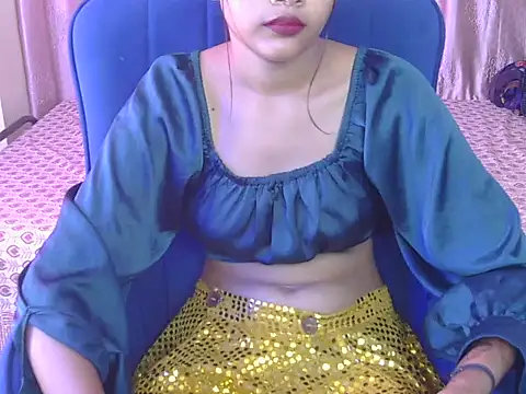 Snapshot of yours-angell chatting on October 24, 4:33 am yours-angell online show from October 24, 4:33 am