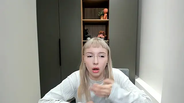 Snapshot of Jayenemeth chatting on October 6, 5:19 am Jayenemeth online show from October 6, 5:19 am