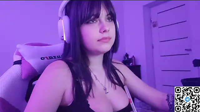 KristiBloom online show from November 14, 9:18 pm