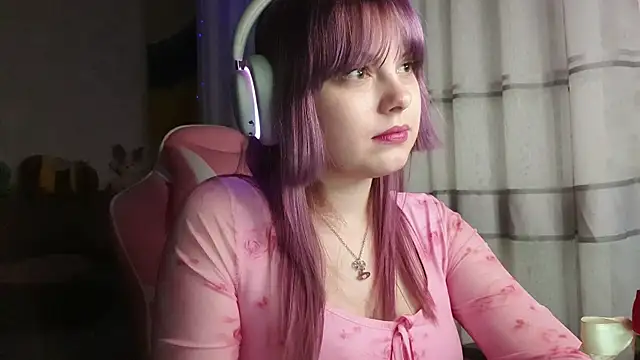 KristiBloom online show from March 3, 12:06 am