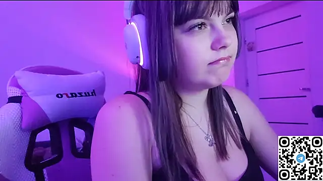 KristiBloom online show from December 15, 9:53 pm