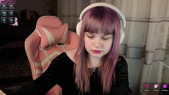 KristiBloom online show from March 6, 9:43 pm