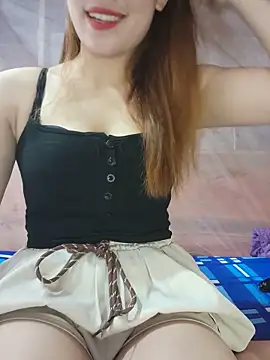 Snapshot of LylyCii6969 chatting on June 2, 1:22 pm LylyCii6969 online show from June 2, 1:22 pm
