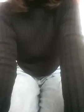 Snapshot of anshika_sharma20 chatting on December 1, 5:03 pm anshika sharma20 online show from December 1, 5:03 pm