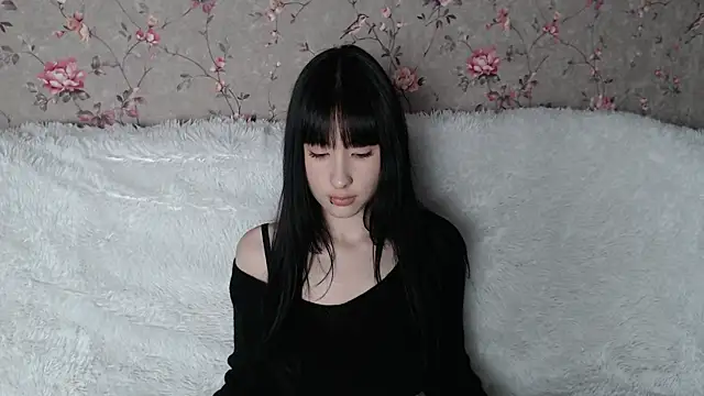 NaemiiBlush online show from April 14, 3:39 pm