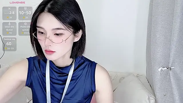 Snapshot of T-TeaR chatting on November 21, 12:20 am T-TeaR online show from November 21, 12:20 am