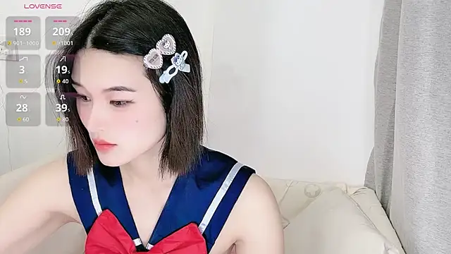 Snapshot of T-TeaR chatting on November 14, 12:25 am T-TeaR online show from November 14, 12:25 am